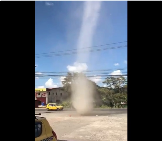 Video: ¡Susto! Remolino de arena se forma en Chilibre | Critica - Crítica