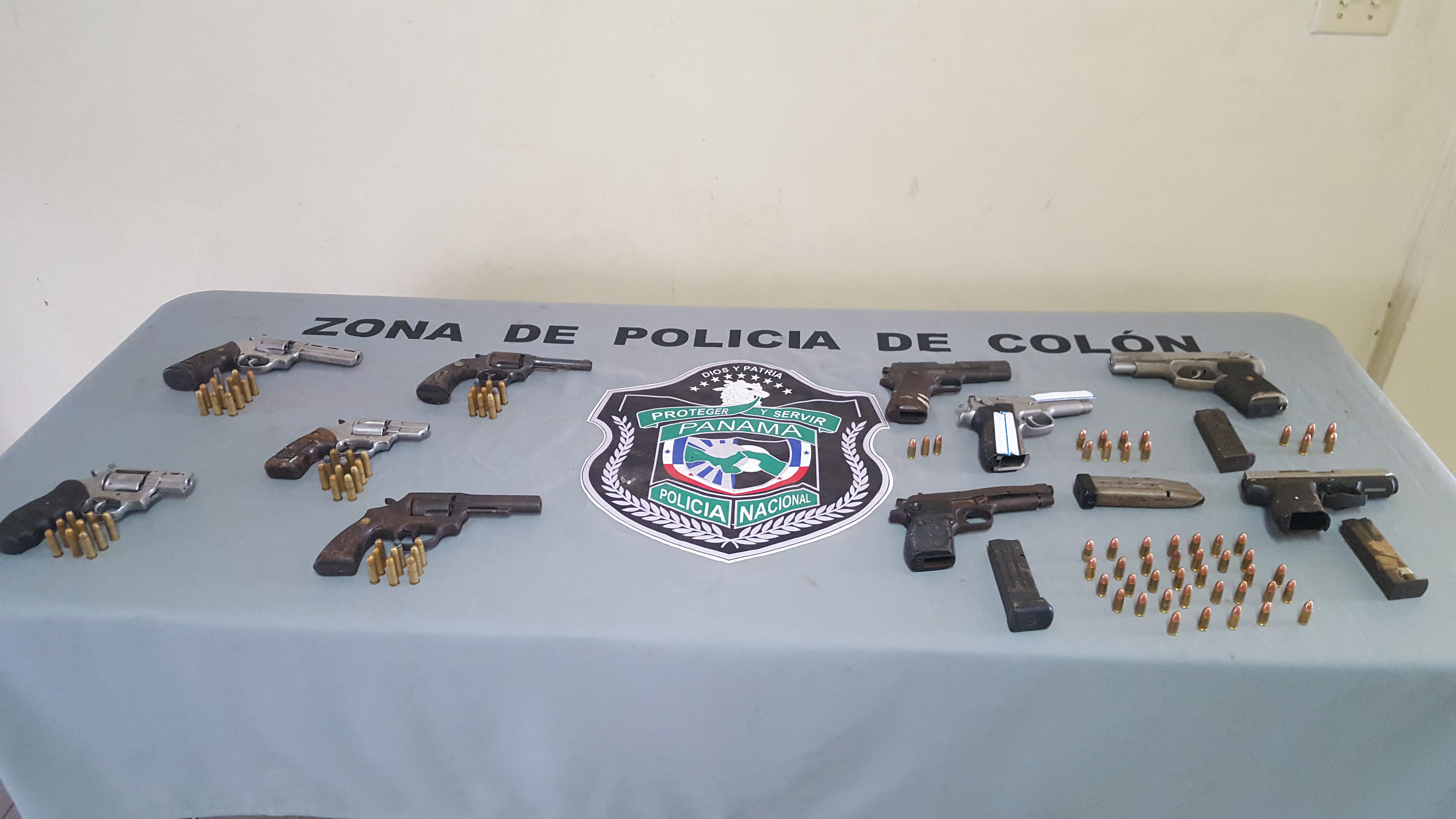 Decomisan 10 armas de fuego y municiones en Colón - Crítica